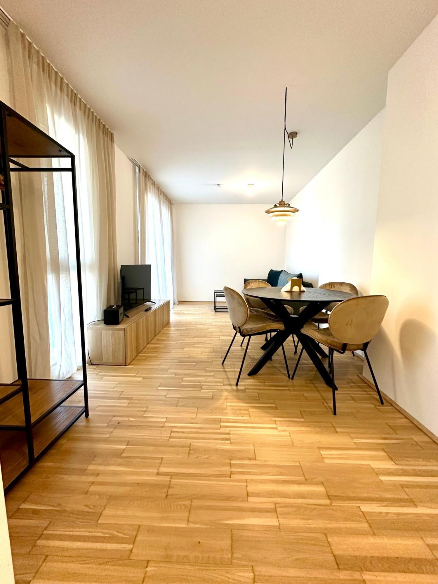 Coho City Apartments Mit Hauseigener Tiefgarage Vienna Esterno foto
