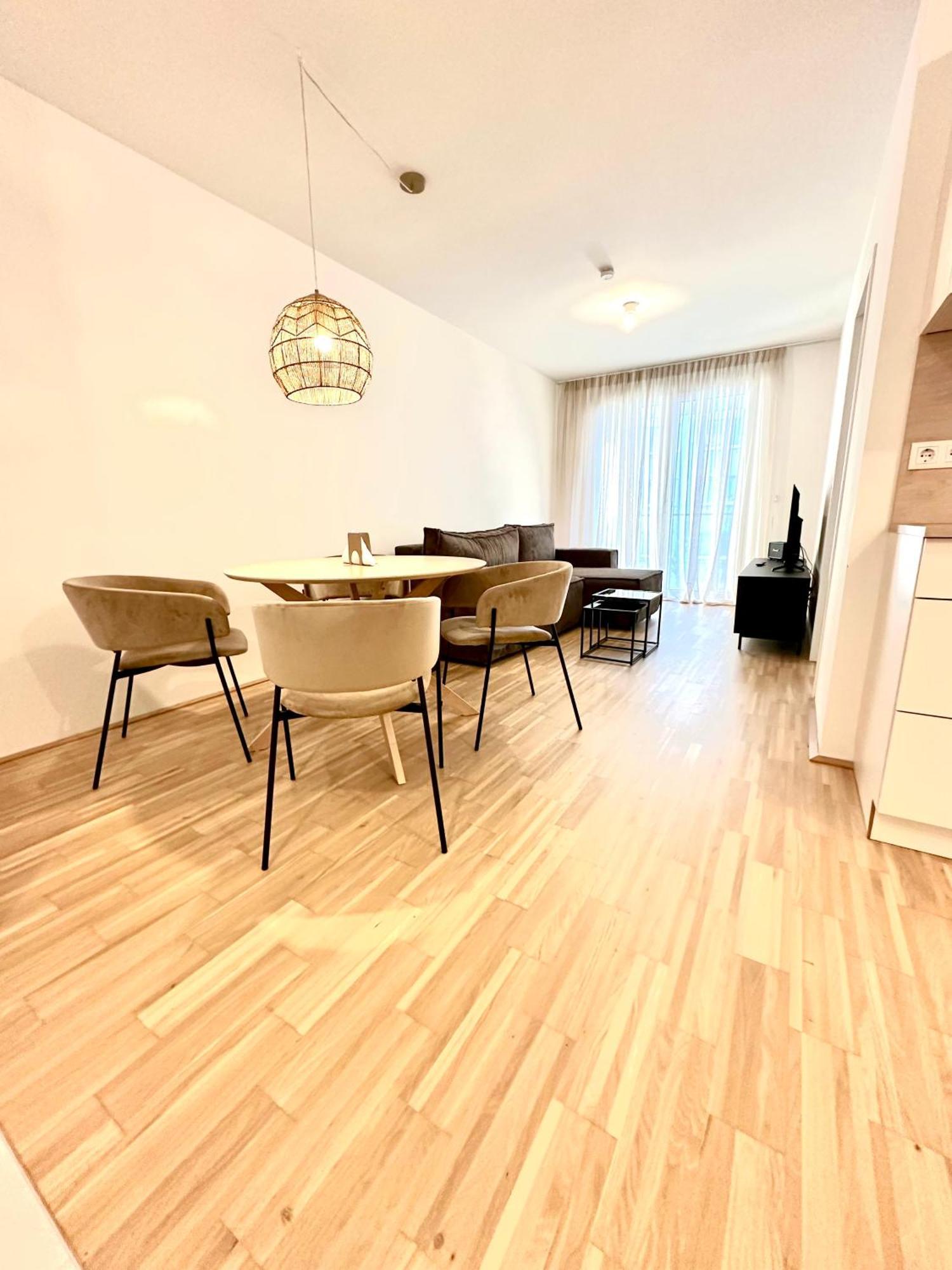 Coho City Apartments Mit Hauseigener Tiefgarage Vienna Esterno foto