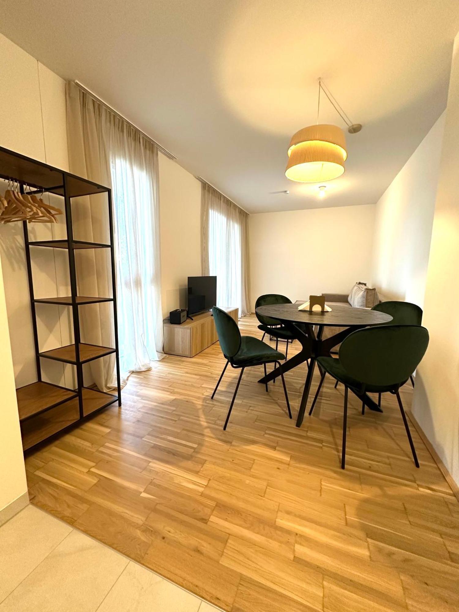 Coho City Apartments Mit Hauseigener Tiefgarage Vienna Esterno foto