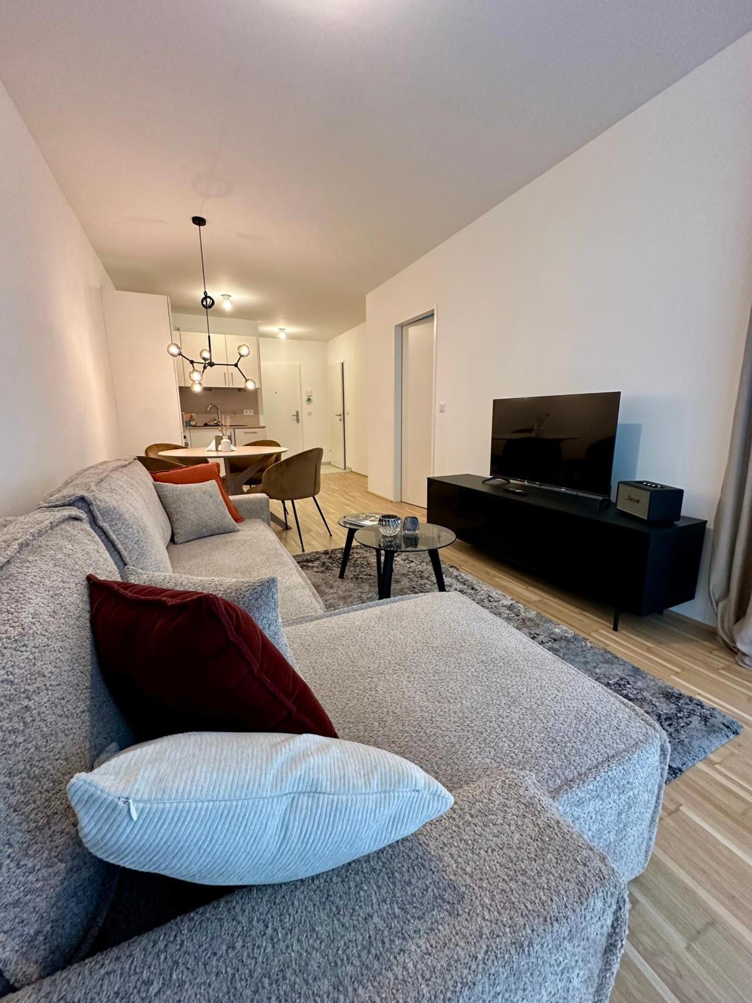 Coho City Apartments Mit Hauseigener Tiefgarage Vienna Esterno foto