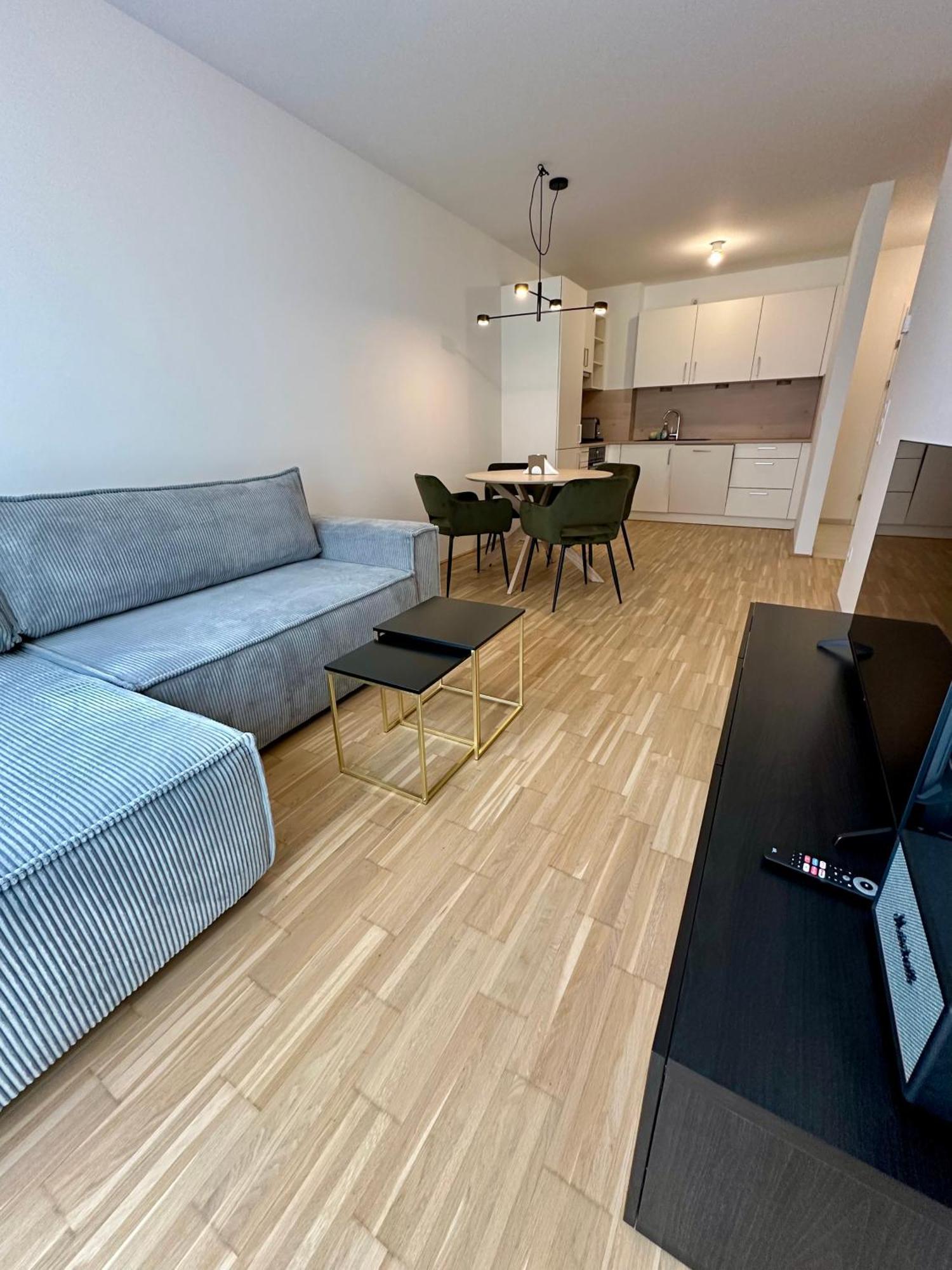 Coho City Apartments Mit Hauseigener Tiefgarage Vienna Esterno foto