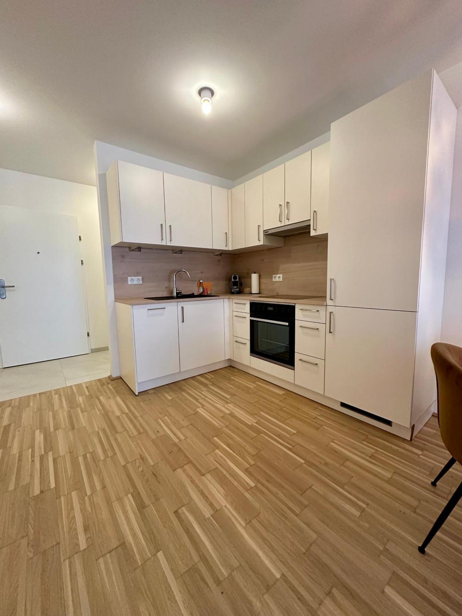 Coho City Apartments Mit Hauseigener Tiefgarage Vienna Esterno foto
