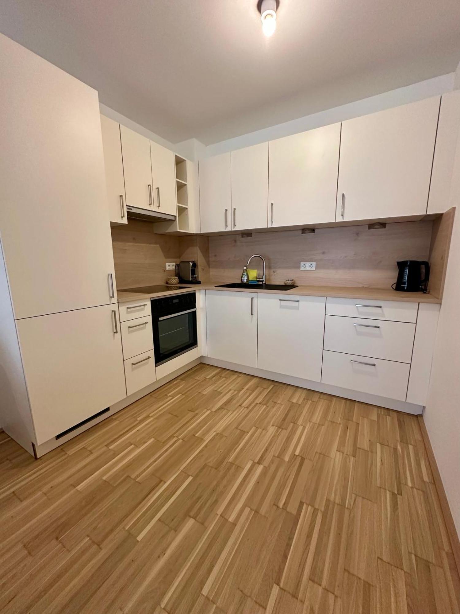 Coho City Apartments Mit Hauseigener Tiefgarage Vienna Esterno foto